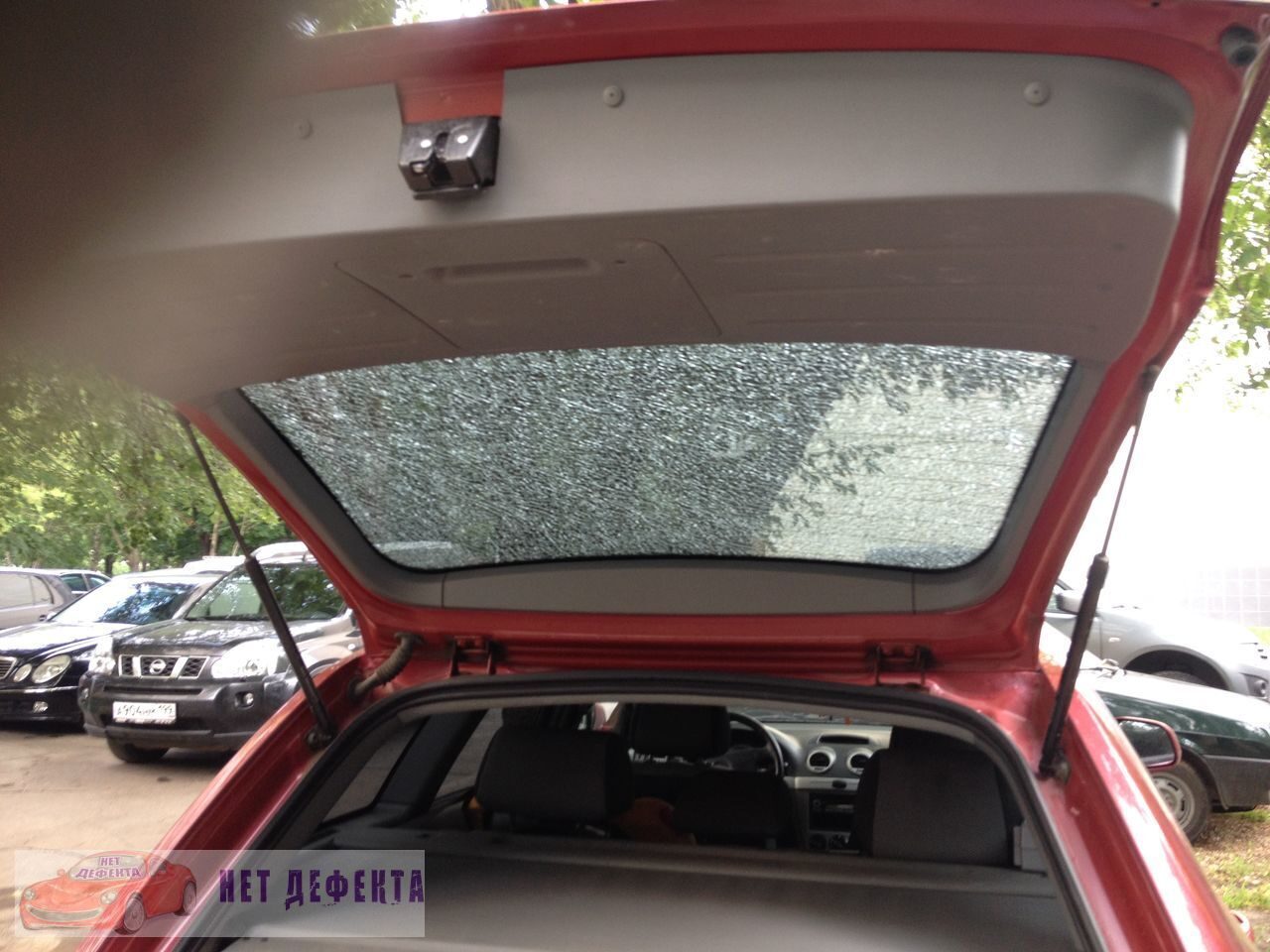 Chevrolet Lachetti разбили стекло